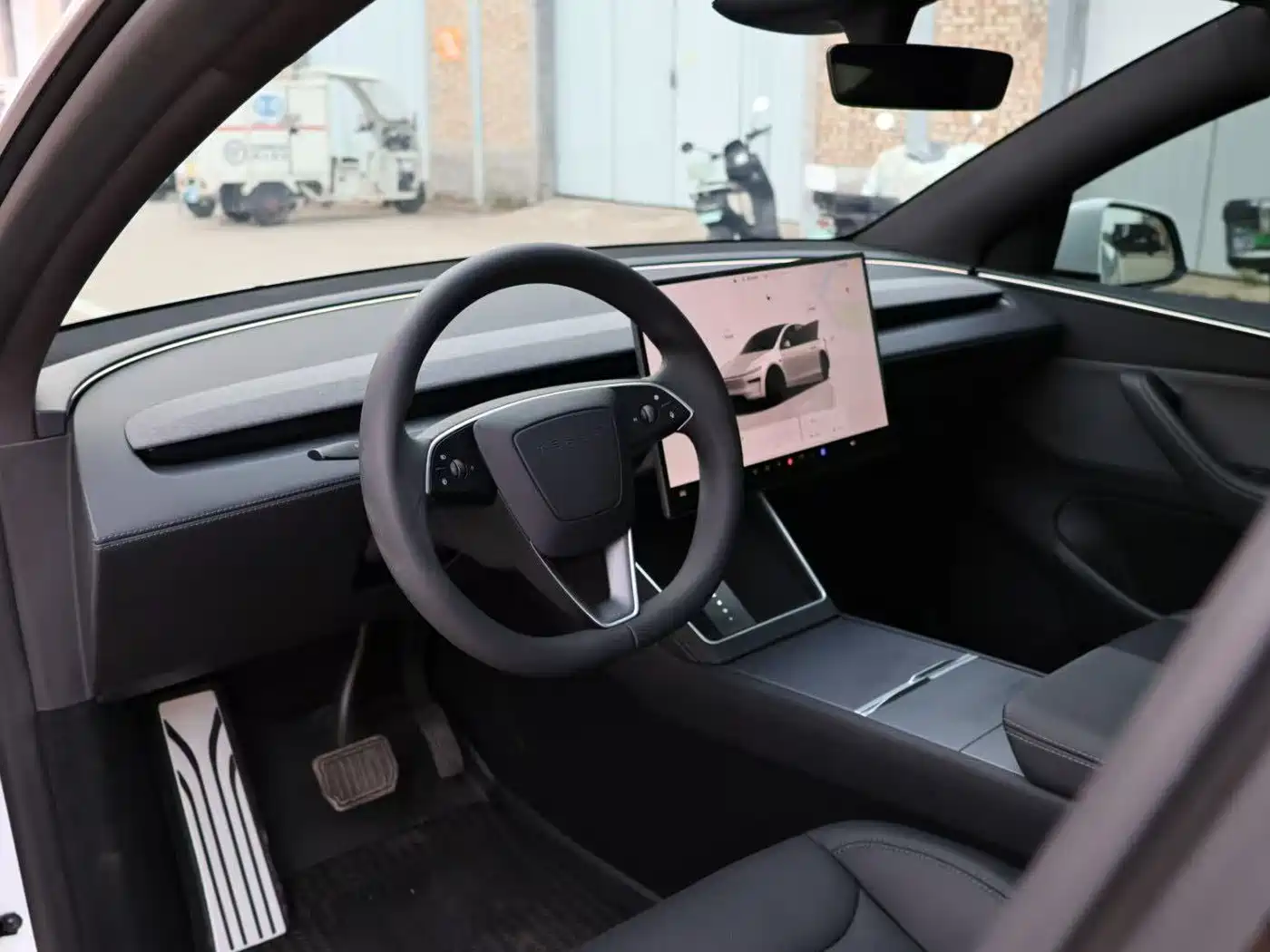 Tesla Model Y 2026 2025 Model Rear-Wheel Drive Launch Edition