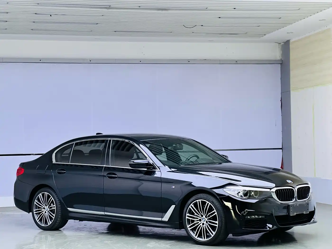 BMW 5 Series 2019 530Li Leading M Sport Package фото 3