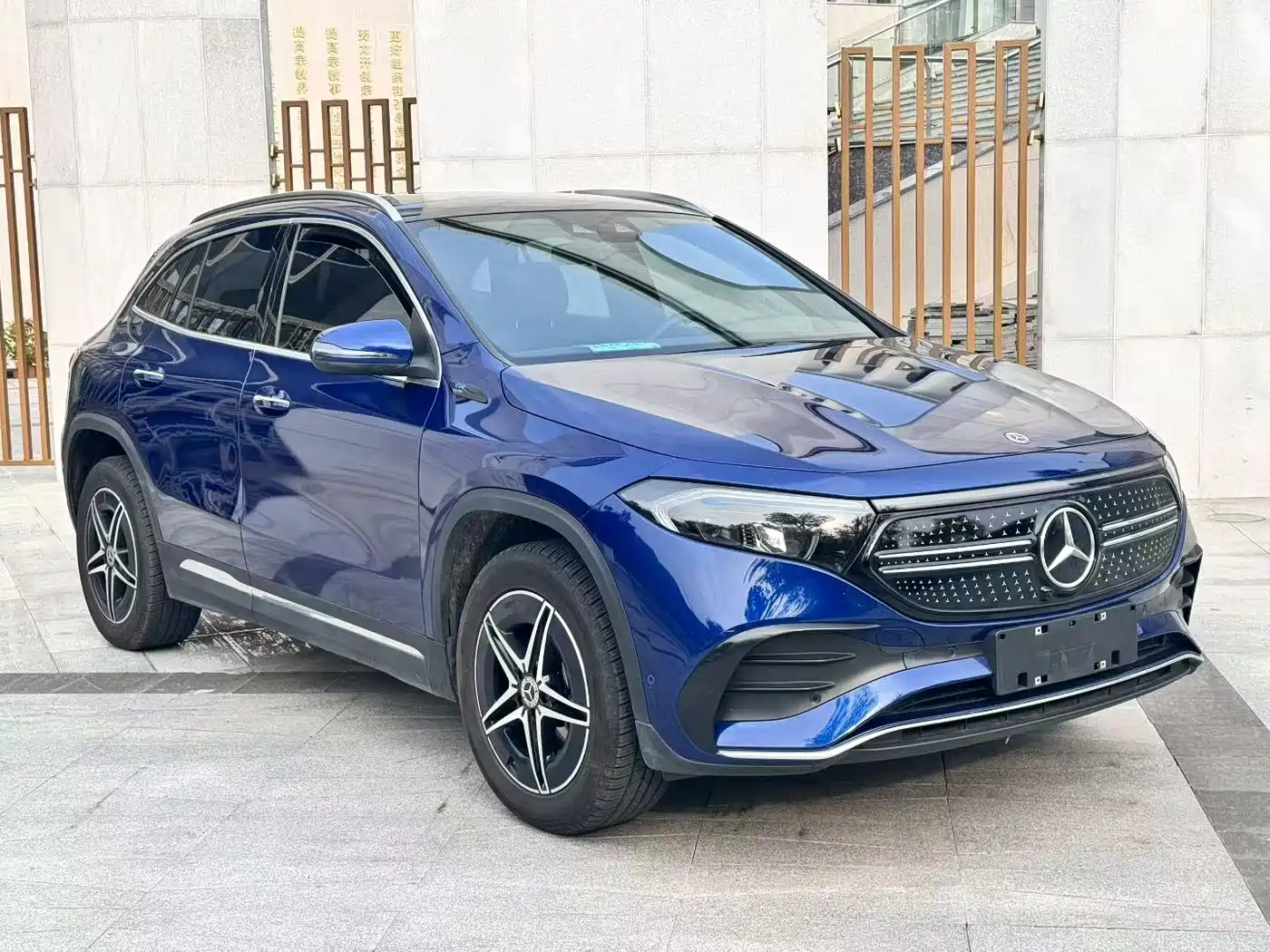MERCEDES-BENZ EQA