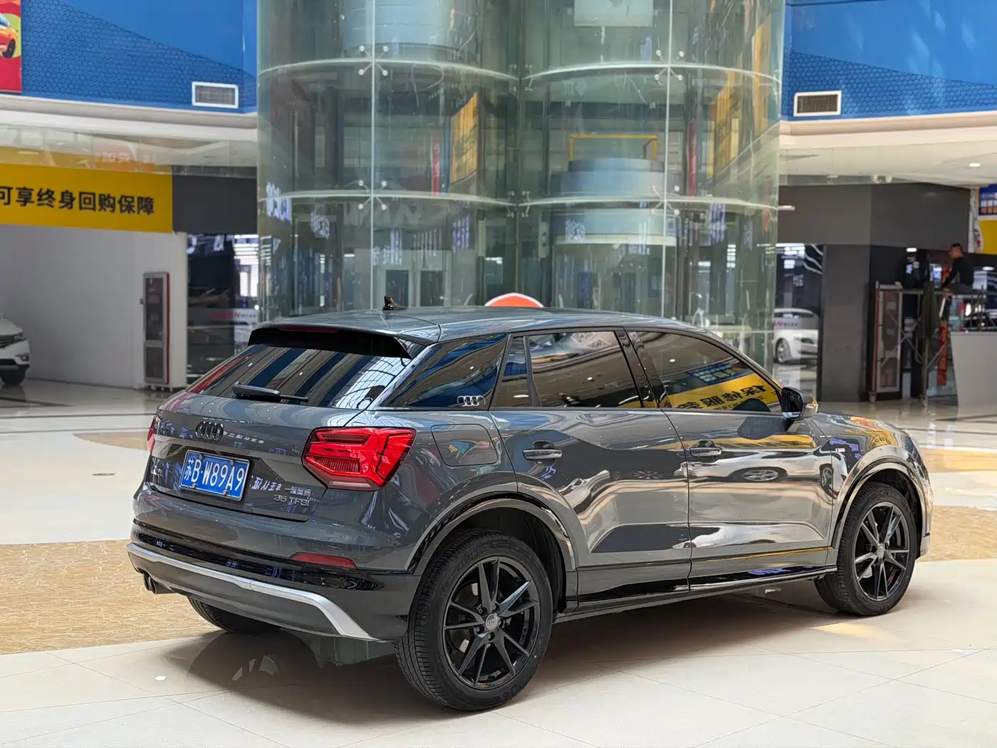 AUDI Q2L