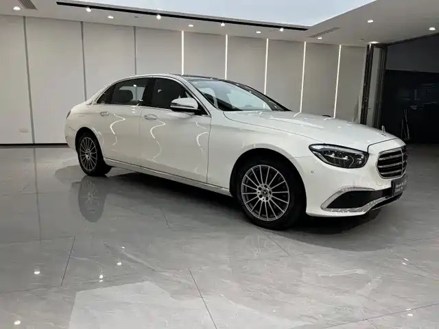 Mercedes-Benz E-Class 2023 E 260 L — фото 3