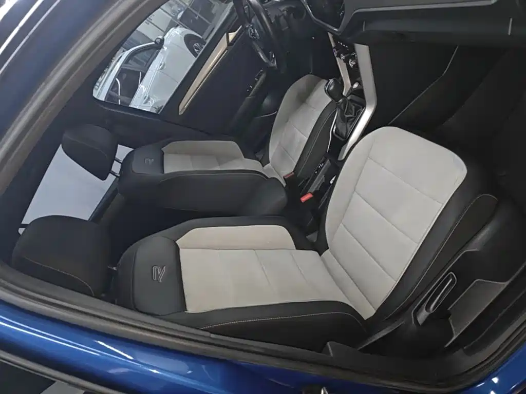 Фото 25 - Volkswagen T-ROC