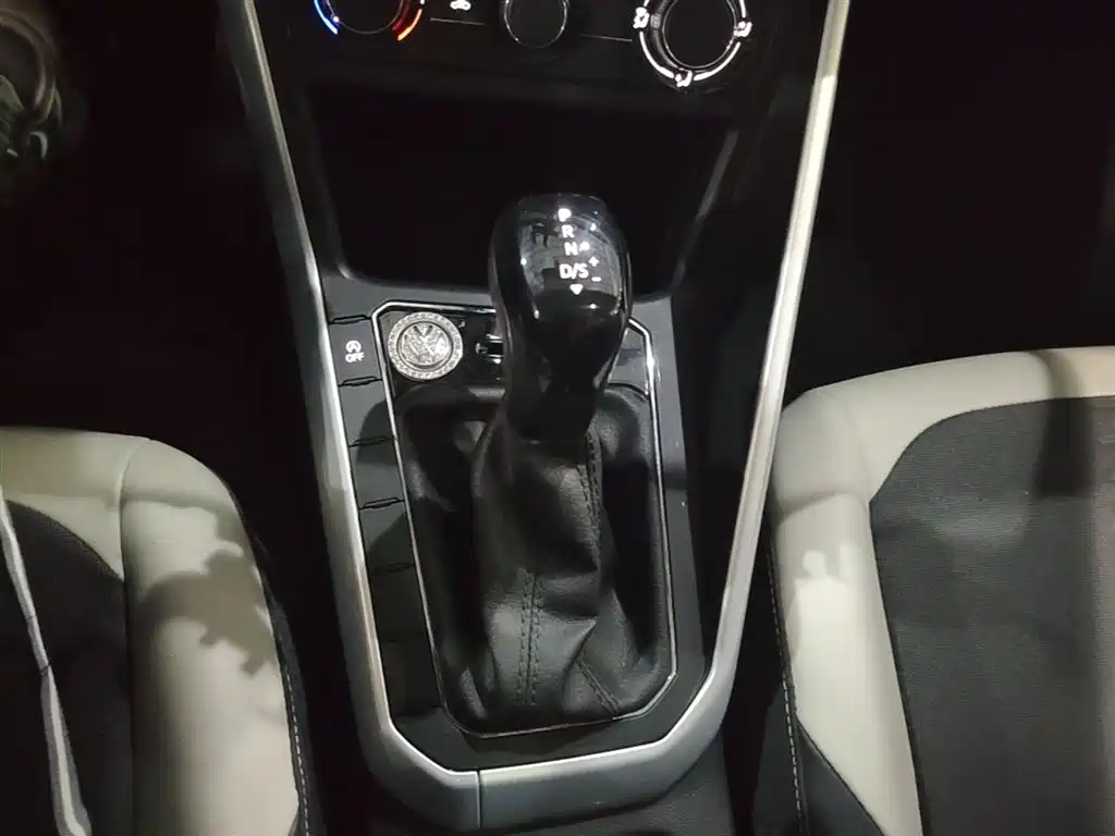 Volkswagen Polo 2023 Plus 1.5L Automatic Colorful Tech Edition фото 14