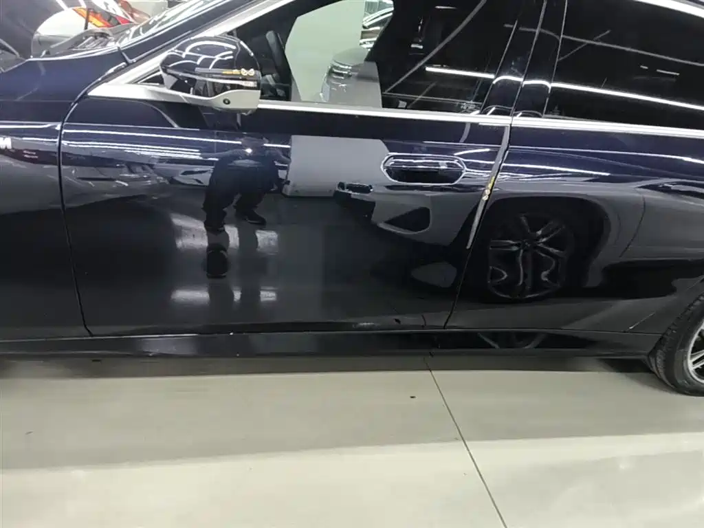 BMW 5 Series 2025 530Li Leading M Sport Package фото 21