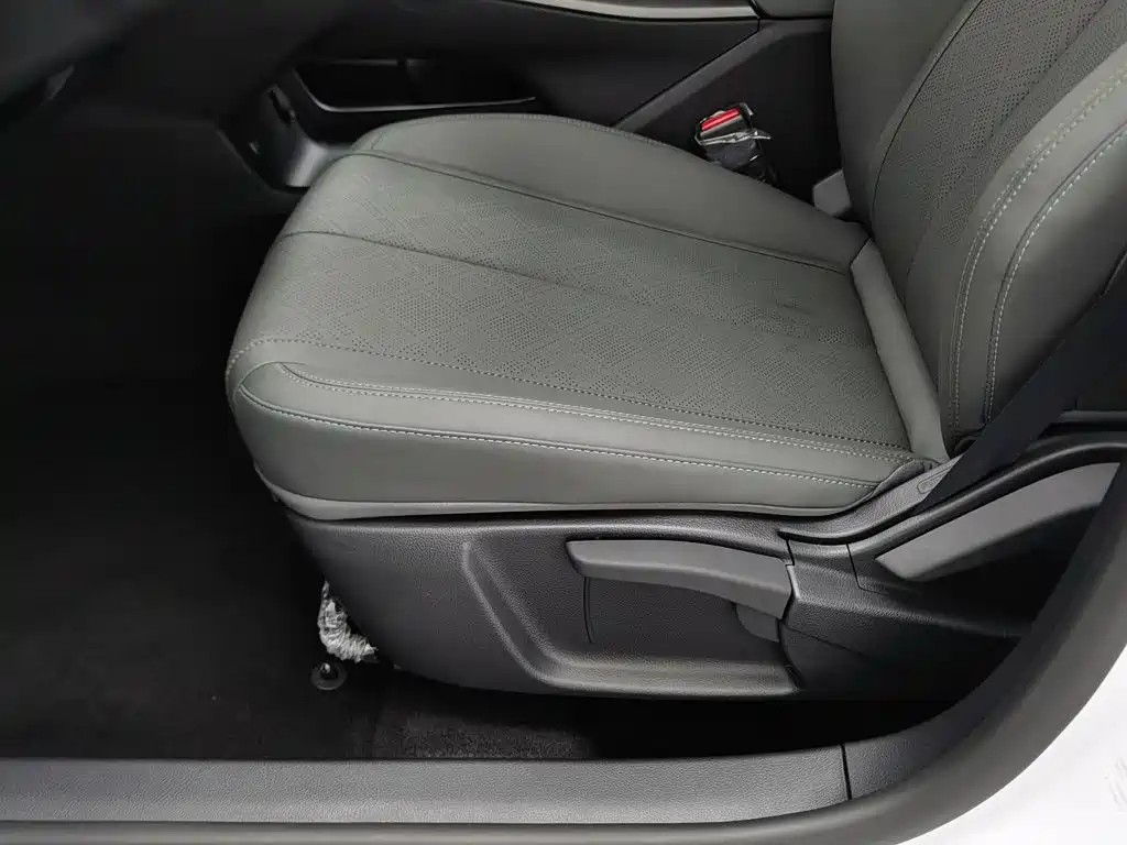 BYD Qin PLUS 2026 2026 DM-i Smart Edition 128KM Progressive