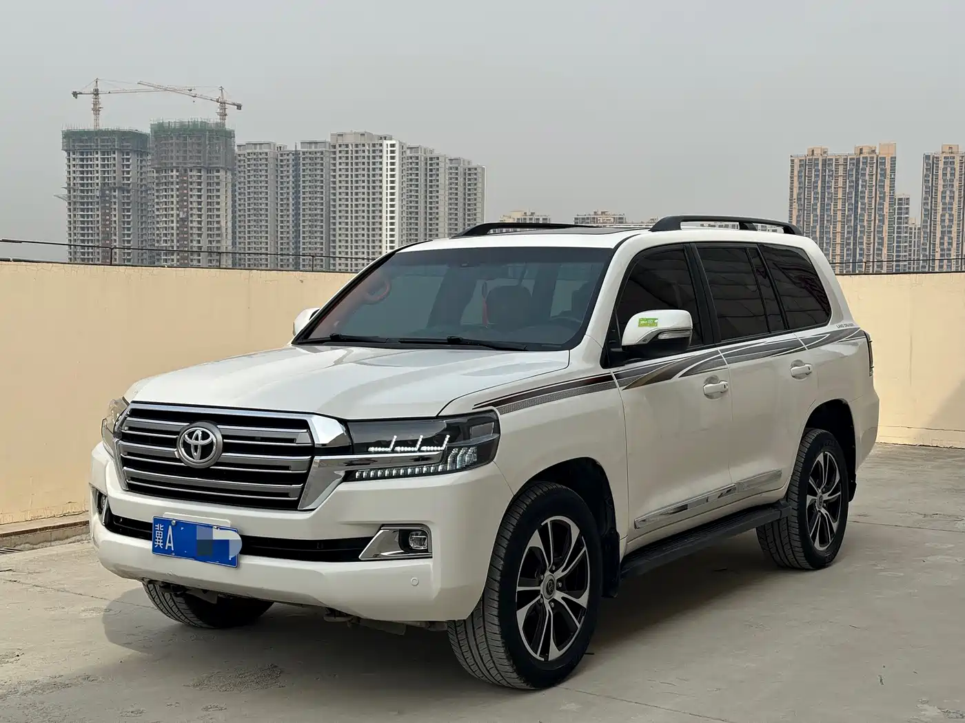 Toyota Land Cruiser 2010 Model 4.7L Automatic VX
