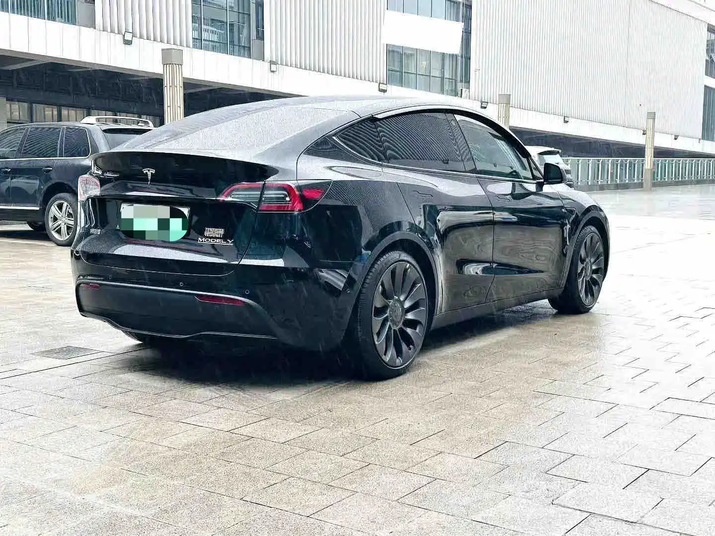 Photo 9 - Tesla Model Y