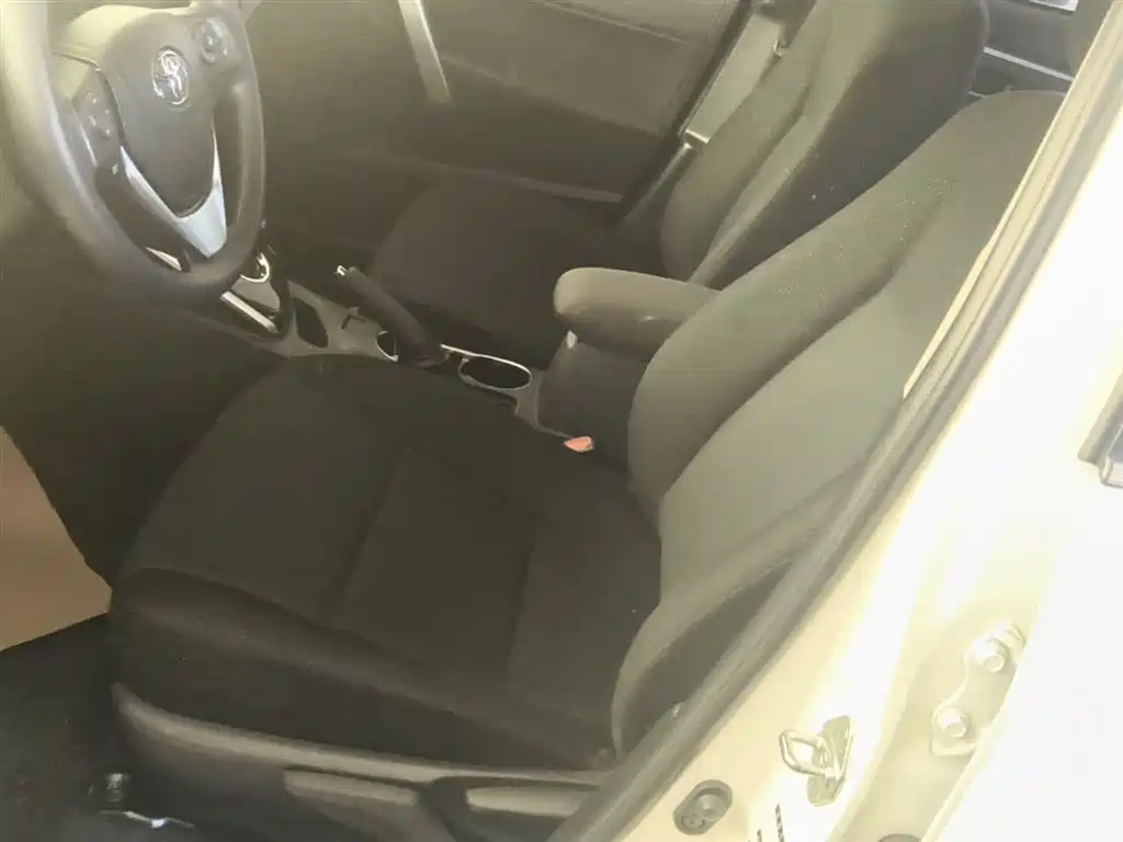 Toyota Corolla Twin Engine E+ 2019 1.8L E-CVT Leading Edition фото 15