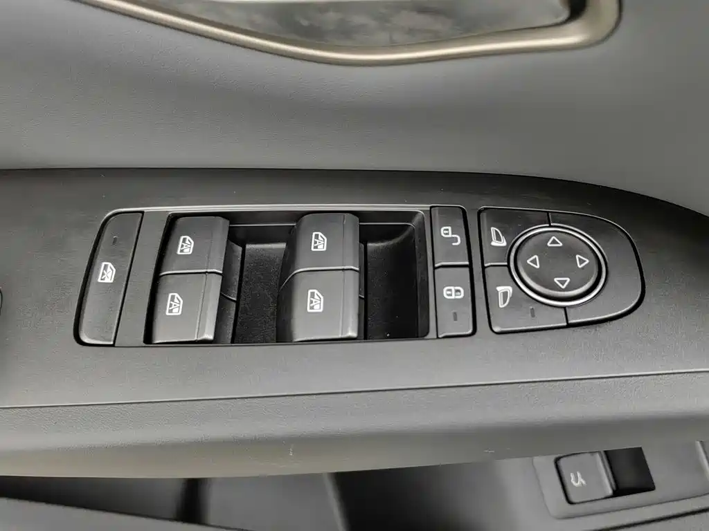 BYD Qin L 2026 2025 DM-i Smart Drive Edition 80KM Leading