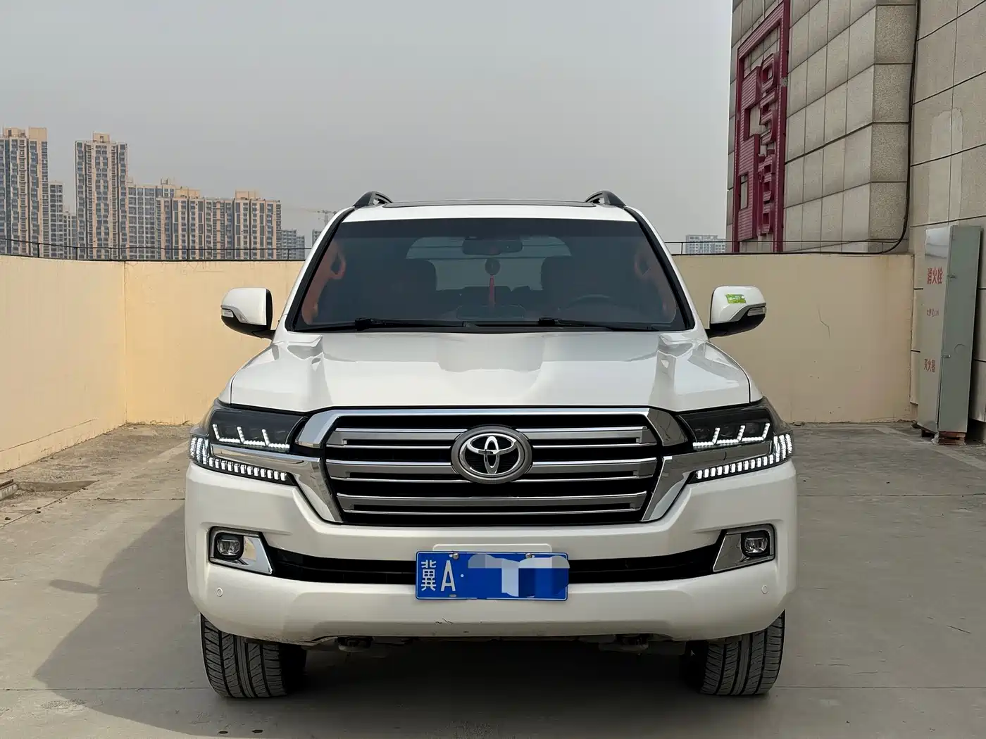 Toyota Land Cruiser 2010 Model 4.7L Automatic VX фото 2