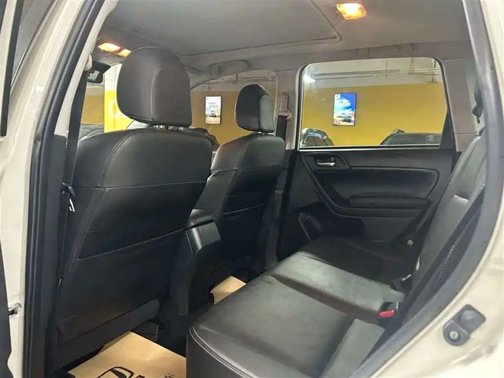 Subaru Forester 2013 2.5i Automatic Luxury Edition фото 11