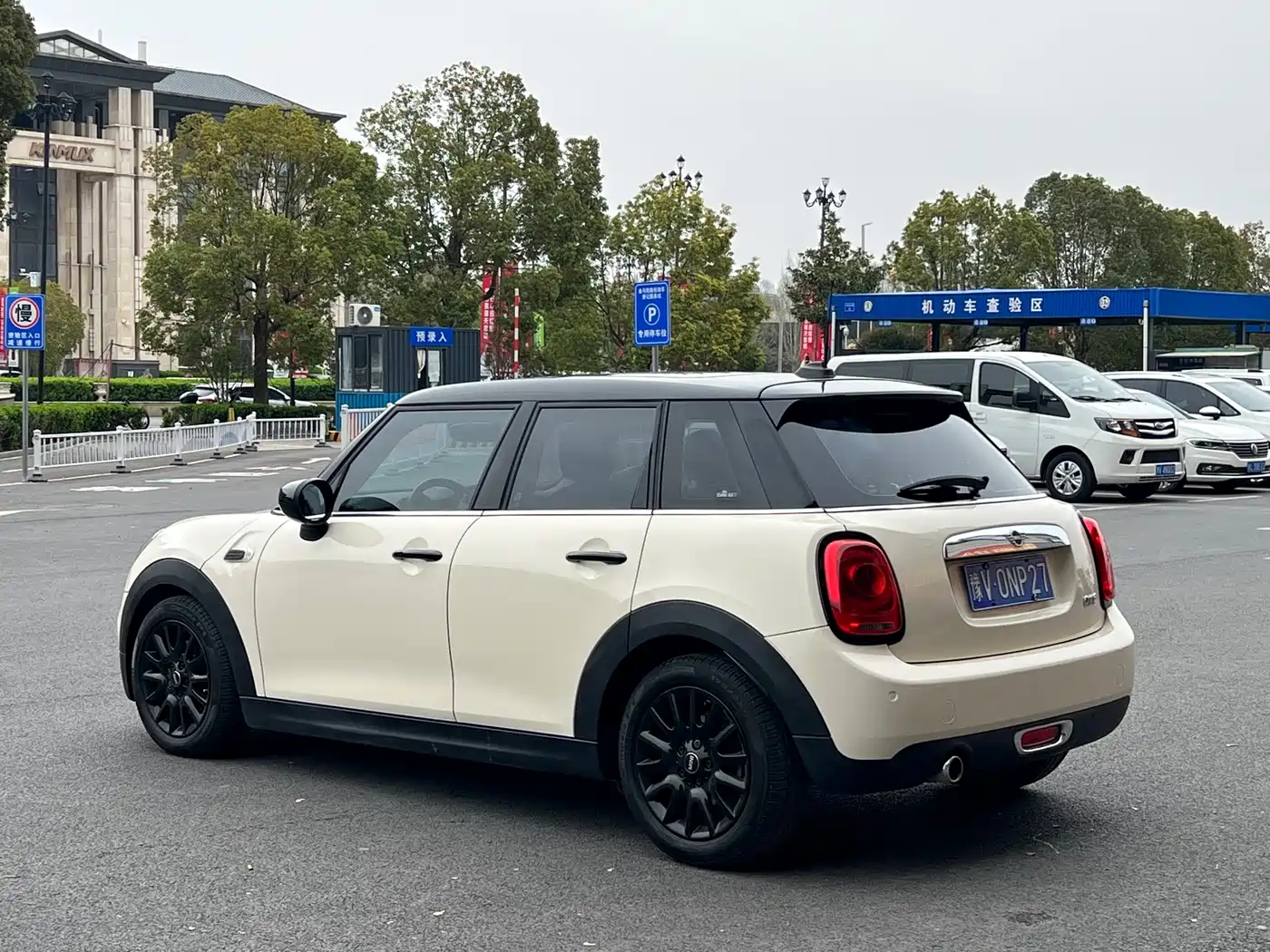 MINI 2018 1.5T ONE PLUS 5-Door фото 6