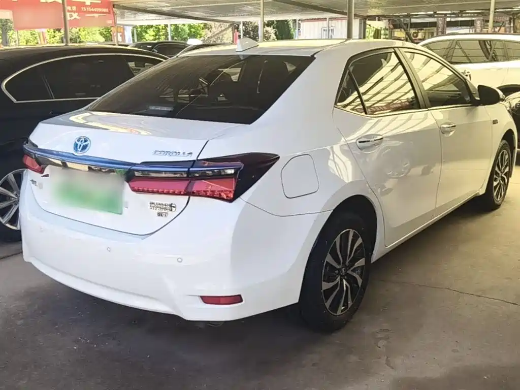 Toyota Corolla Twin Engine E+ 2019 1.8L E-CVT Leading Edition фото 7