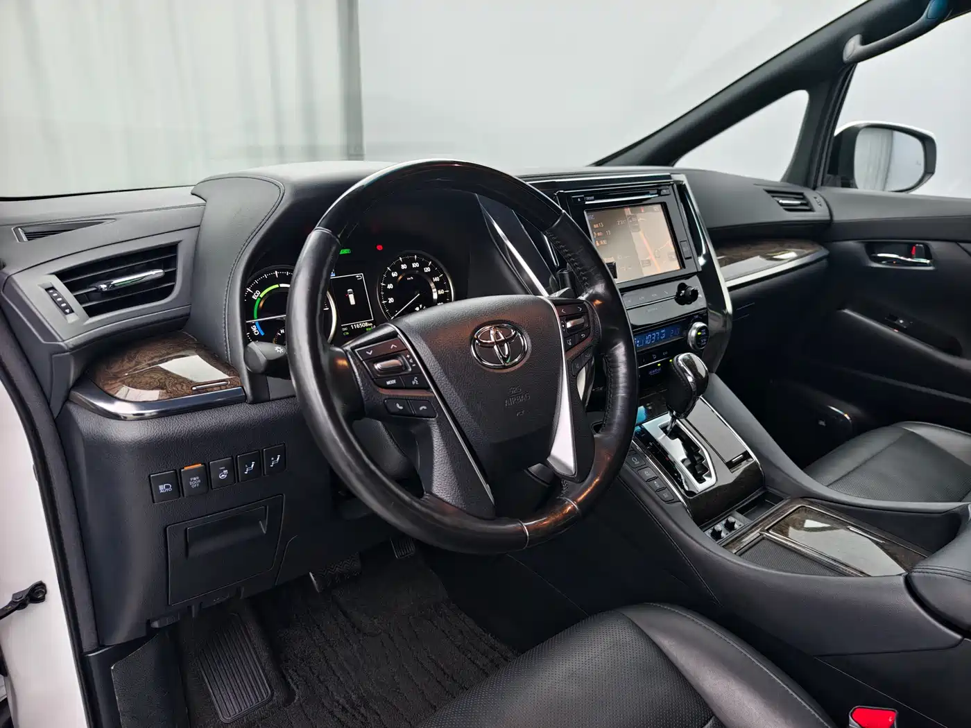 Toyota Vellfire 2019 Hybrid 2.5L HV Premium Edition фото 10
