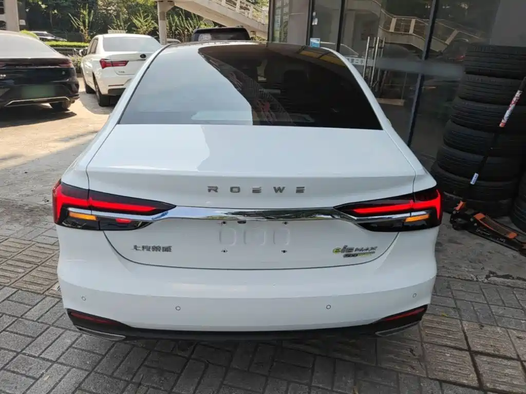 Photo 6 - Roewe i6 MAX EV