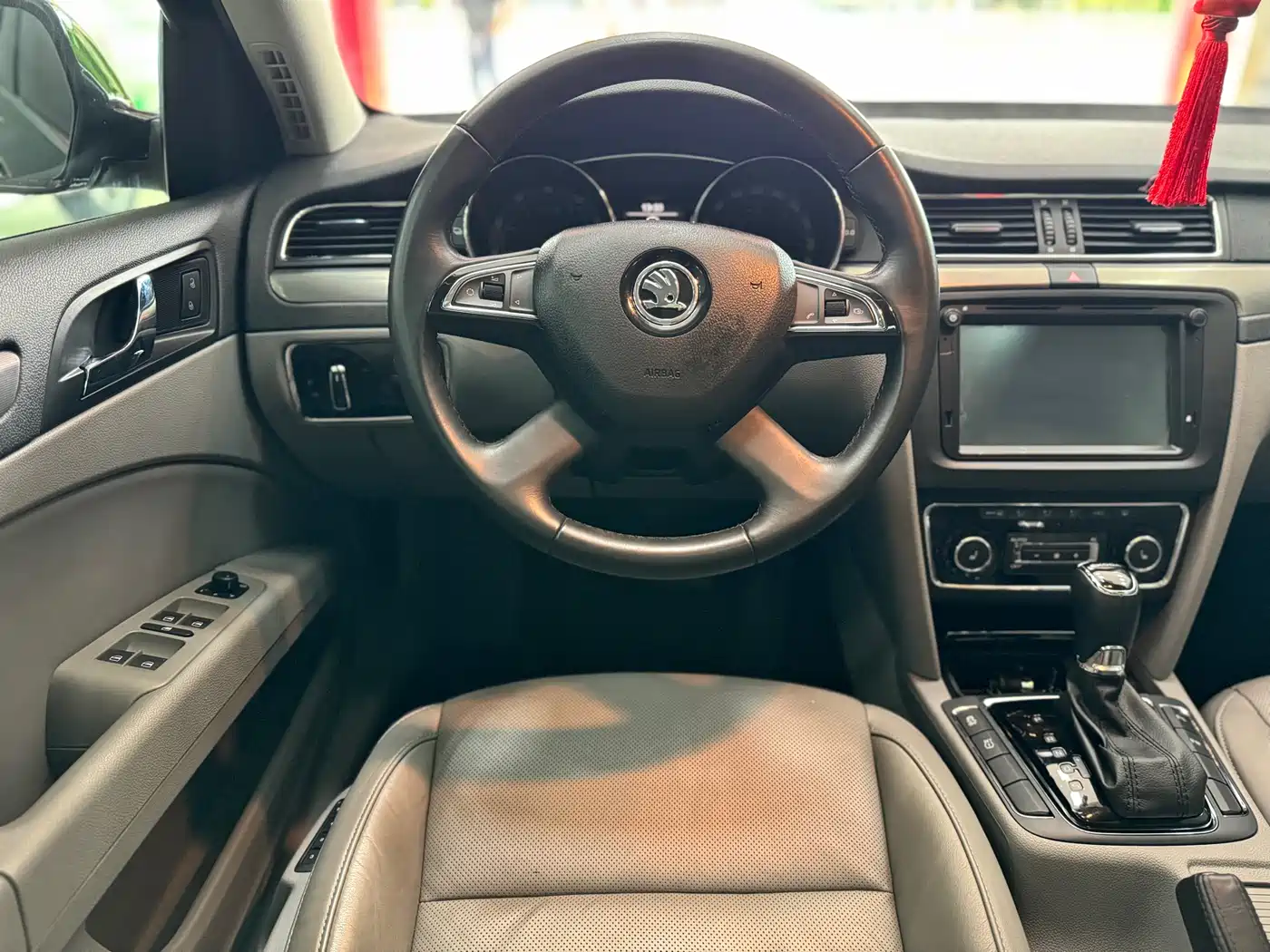 Škoda Superb 2016 TSI380 DSG Executive Edition фото 8