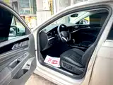 Фото 9 - Volkswagen Passat New Energy
