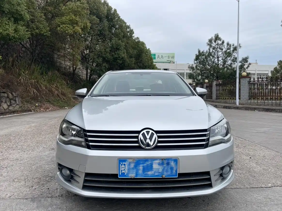 Volkswagen Bora 2013 1.6L Automatic Comfort Model фото 2