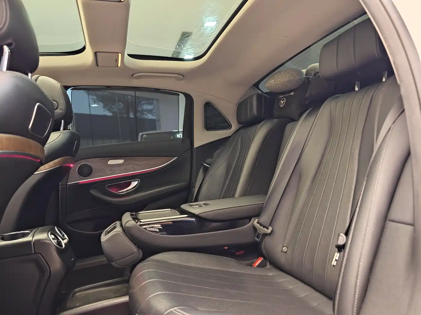 Mercedes-Benz E-Class 2016 E 300 L Fashion Type фото 24