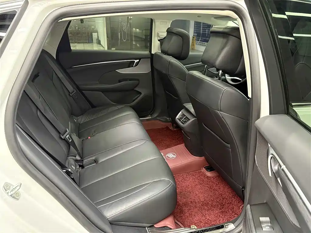 Buick LaCrosse 2023 28T Premium Edition фото 22