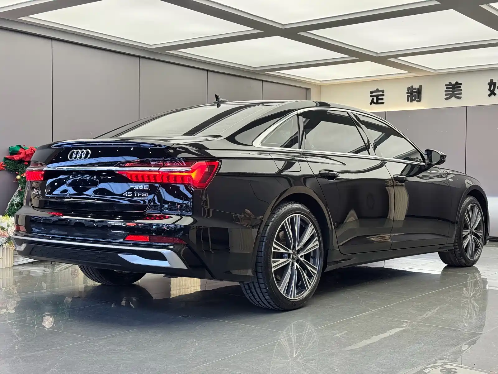 Фото 12 - Audi A6L