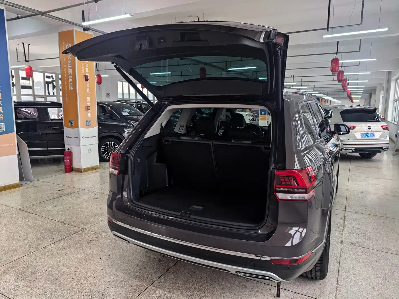 Volkswagen Teramont 2019 380TSI 4WD Luxury Edition China VI фото 11