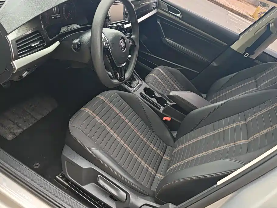 Фото 9 - Volkswagen Lavida