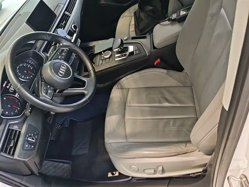 Audi A4L 2017 40 TFSI Style Edition фото 15