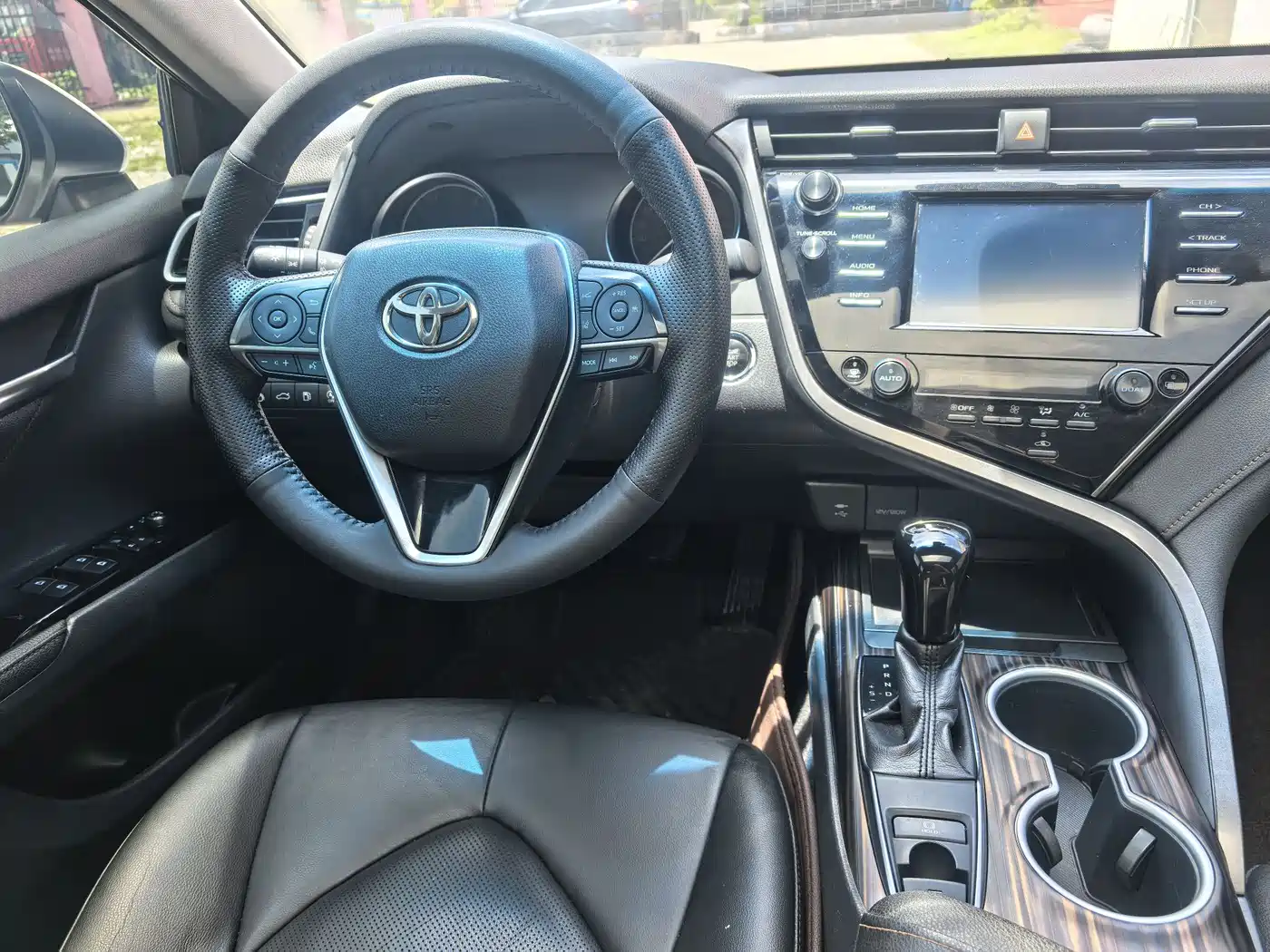 Toyota Camry 2018 2.0G Luxury Edition фото 12
