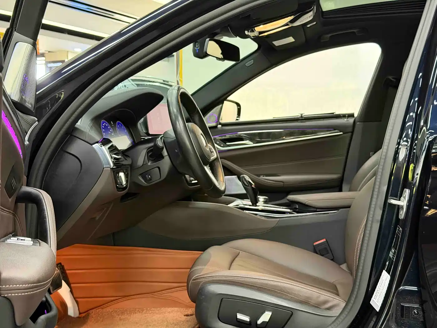 BMW 5 Series 2019 525Li M Sport Package фото 8