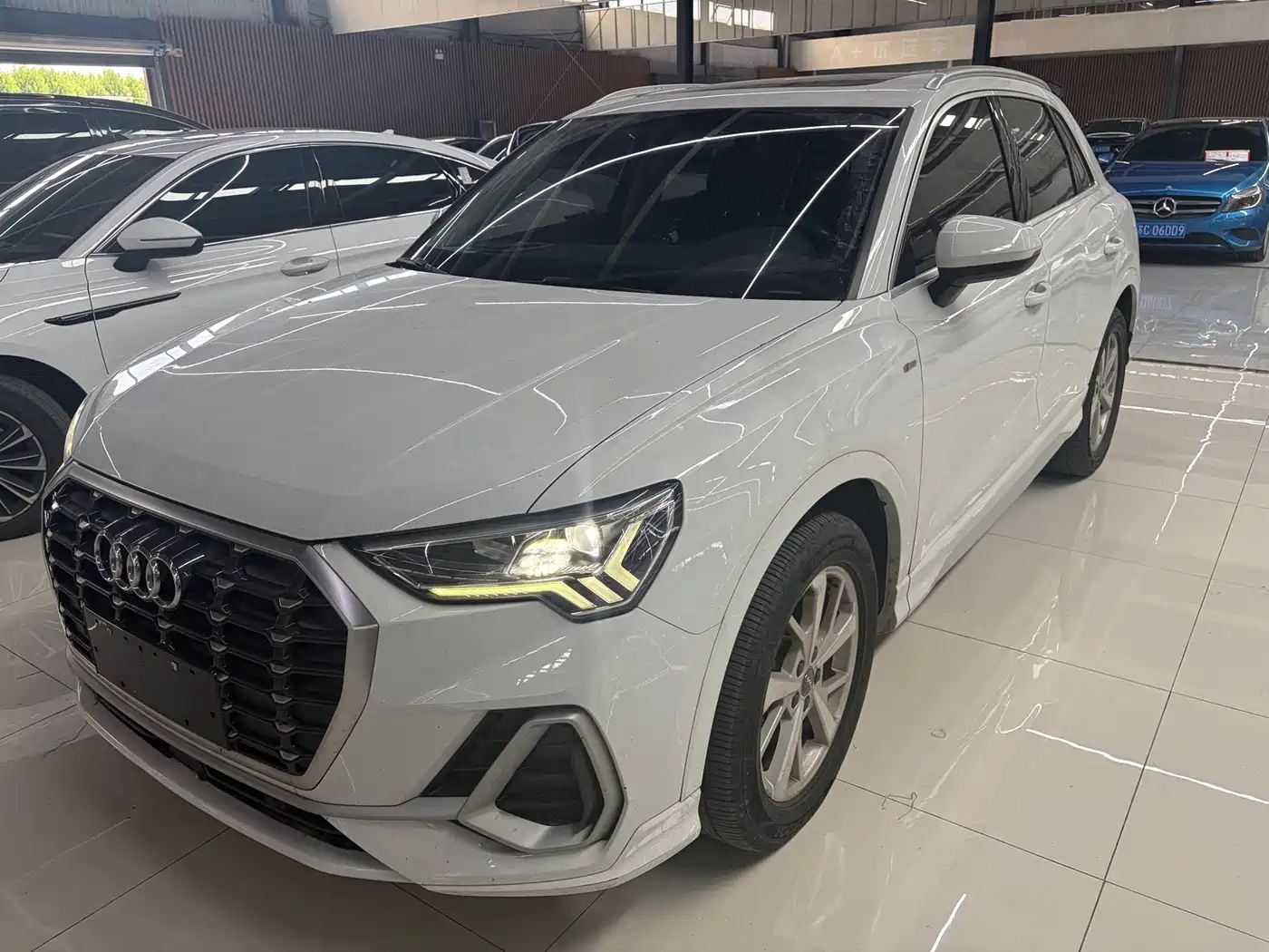Фото 1 - Audi Q3