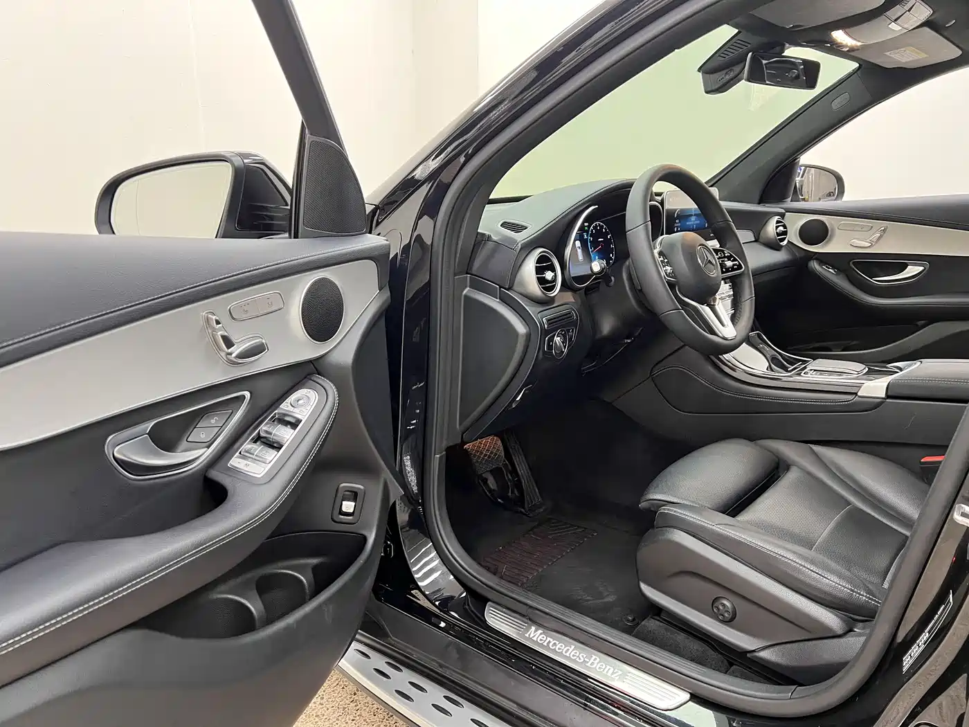 Mercedes-Benz GLC 2022 Model GLC 260 L 4MATIC Dynamic Edition фото 7