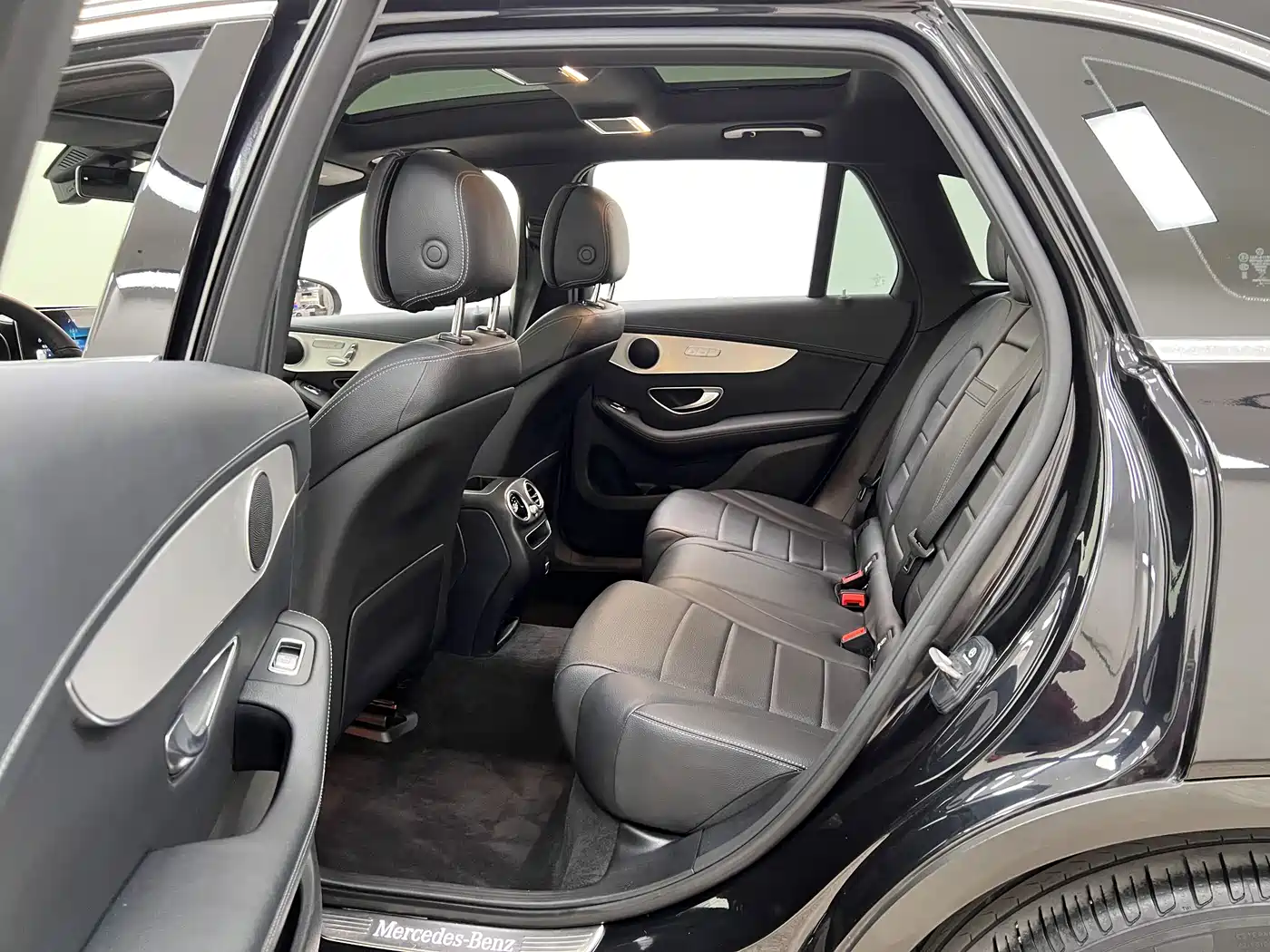Mercedes-Benz GLC 2022 Model GLC 260 L 4MATIC Dynamic Edition фото 14