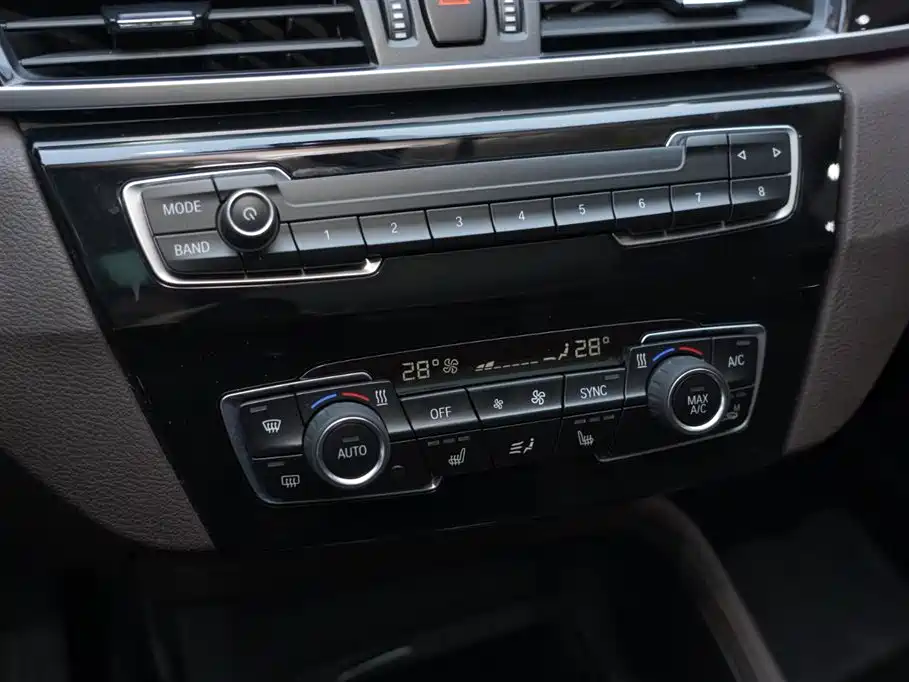 BMW X1 2020 sDrive25Li Leading Model фото 19
