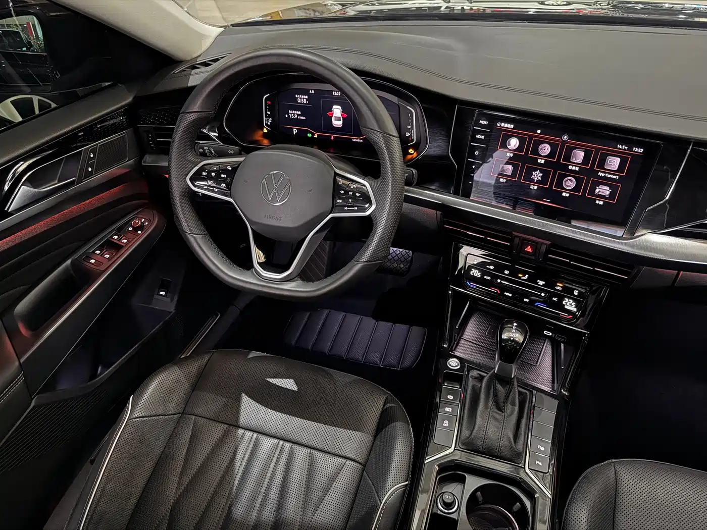 Volkswagen Passat 2022 330TSI Luxury Edition фото 7