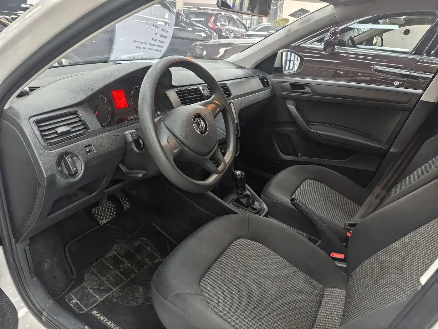 Volkswagen Santana 2016 1.6L Automatic Trend Edition фото 3