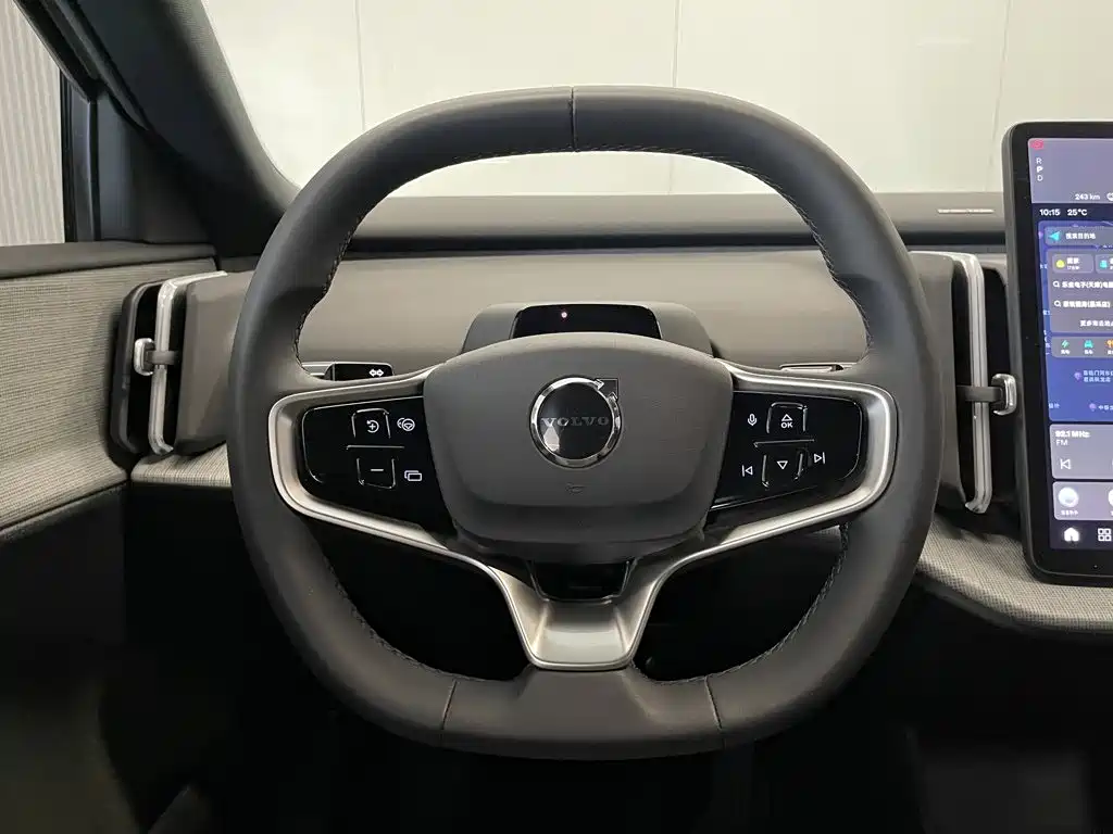 Фото 14 - Volvo EX30