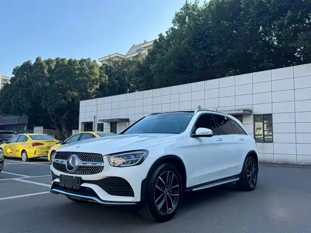 MERCEDES-BENZ GLC