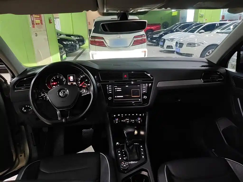 Volkswagen Tiguan L 2018 380TSI Automatic AWD Flagship Edition фото 10