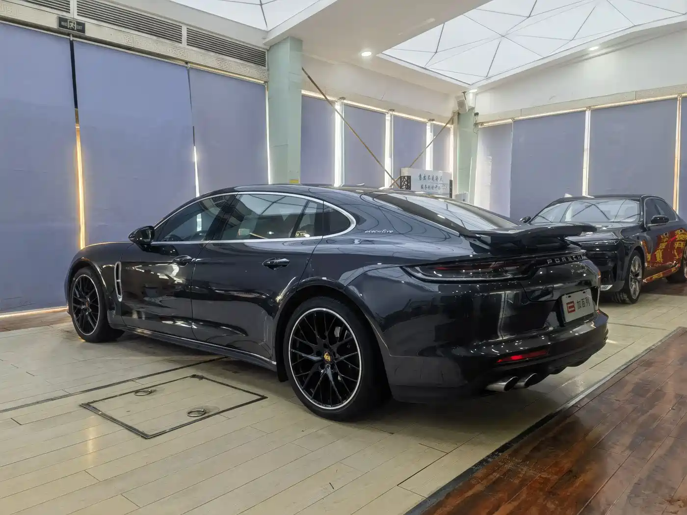 Porsche Panamera 2021 Panamera 4 Executive Long Wheelbase 2.9T фото 18