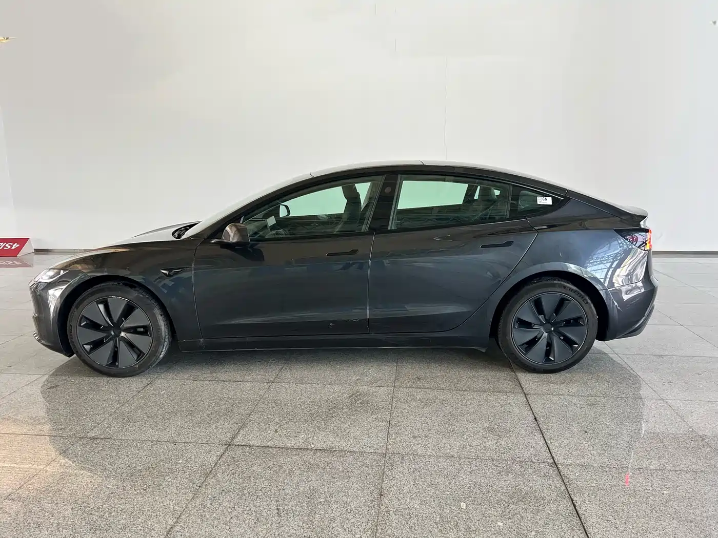 Фото 3 - Tesla Model 3