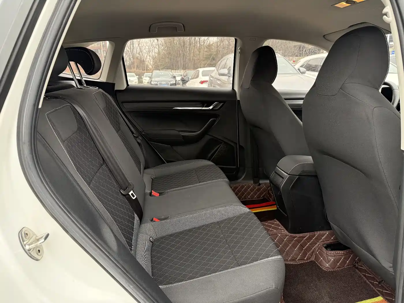 Škoda Kamiq 2018 1.5L Automatic Standard Edition China VI фото 8