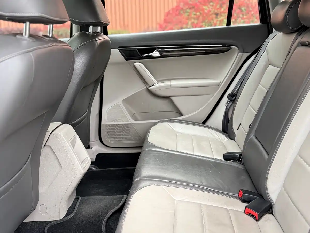 Volkswagen Lavida Tour 2013 1.4TSI Automatic Comfort фото 24