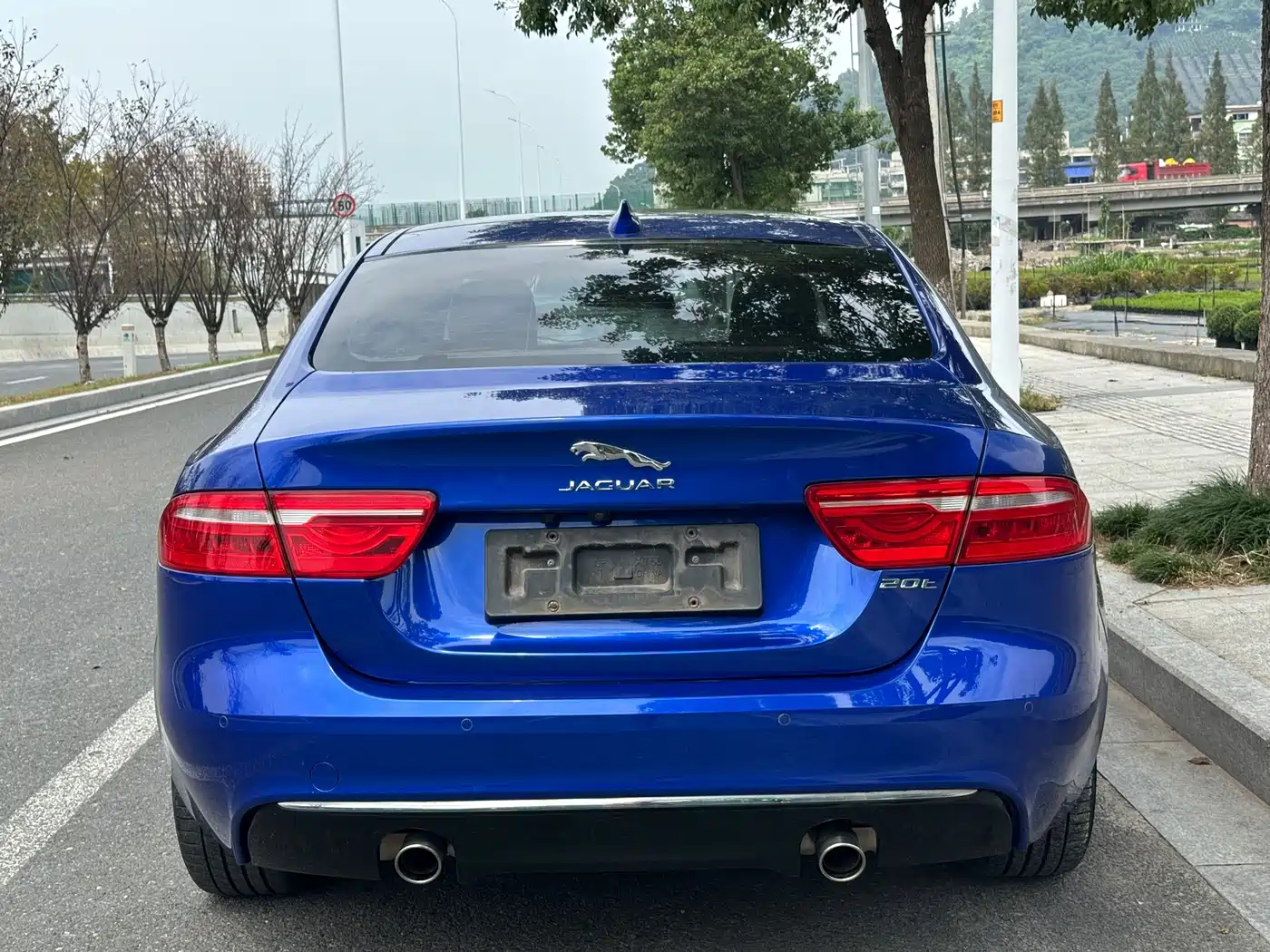 Photo 5 - Jaguar XEL
