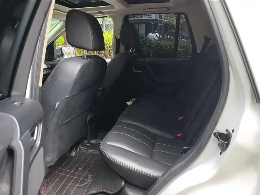 Land Rover Freelander 2 2014 2.2T SD4 SE Diesel Edition фото 11