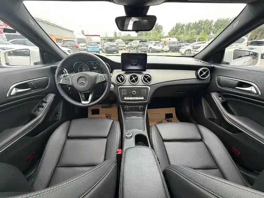Mercedes-Benz CLA (Import) 2019 CLA 200 Sport фото 6