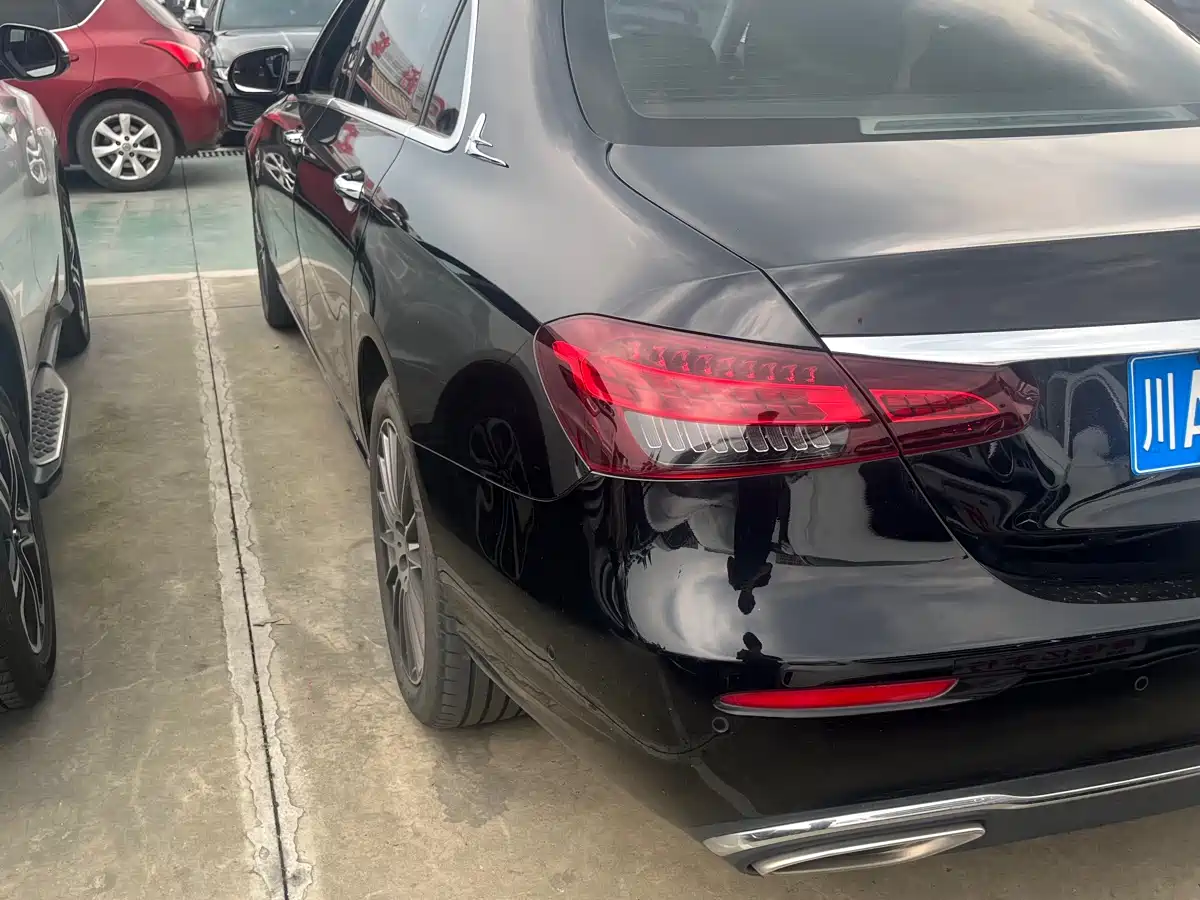 MERCEDES-BENZ E-CLASS