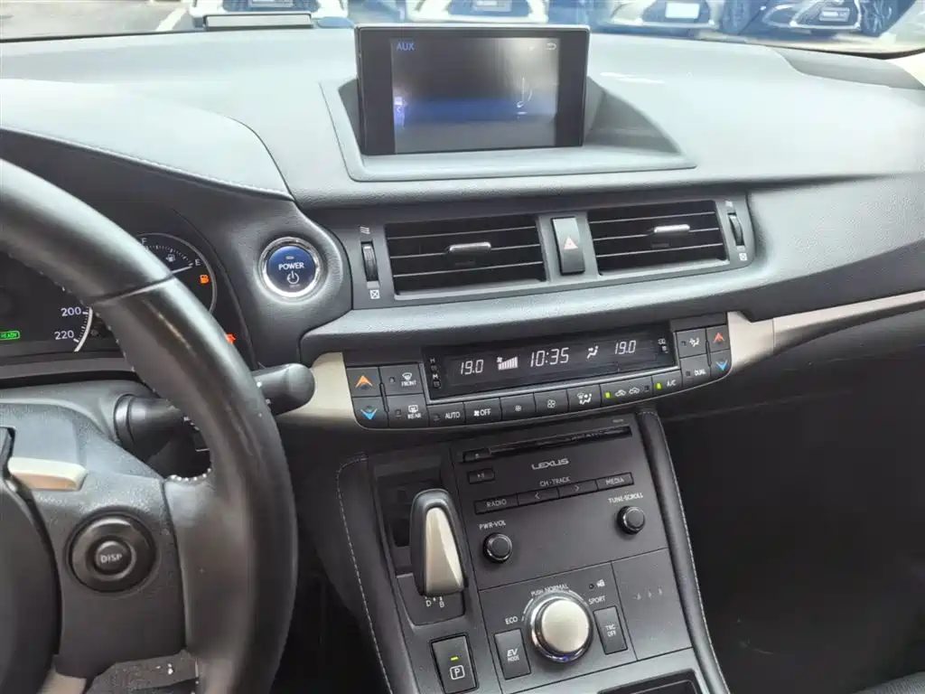 Lexus CT 2017 CT200h Comfort (Single Color, China V) фото 13