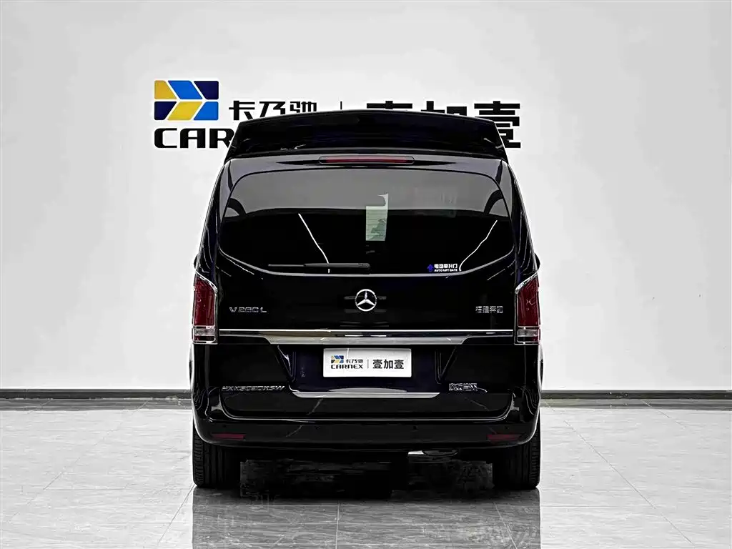 Mercedes-Benz V-Class 2017 Model V 260 L Premium Extended Edition фото 25