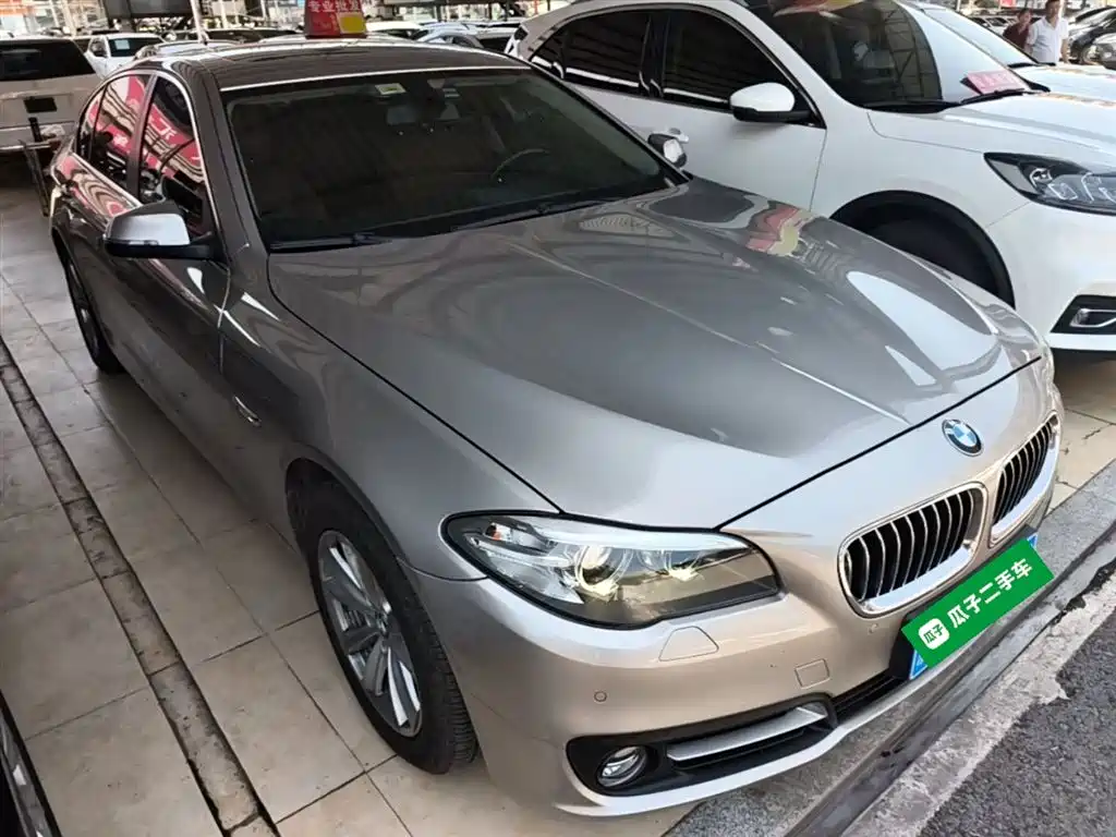 BMW 5 Series 2017 520Li Classic Edition фото 4